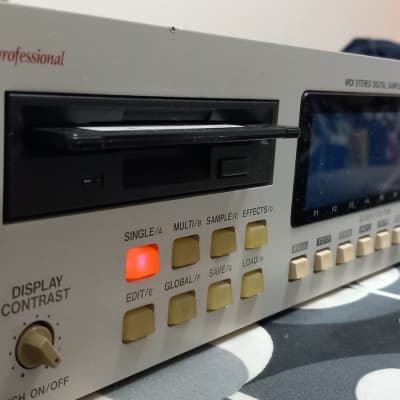 Akai S3000XL MIDI Stereo Digital Sampler 1996 - White