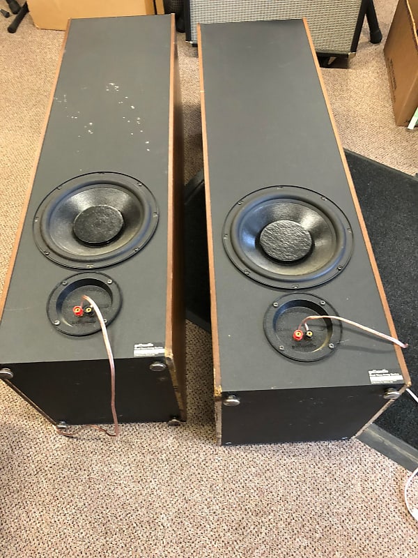 Polk Audio RTA 15T Tower speakers Powerful stereo Speakers! (PICKUP ONLY)