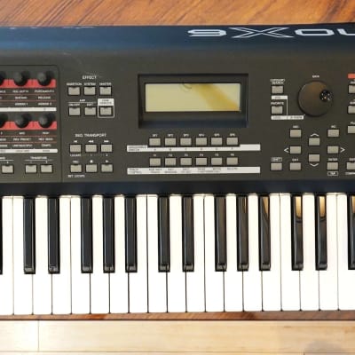 Yamaha MOX 6 Production Synthesizer 2000s - Gray