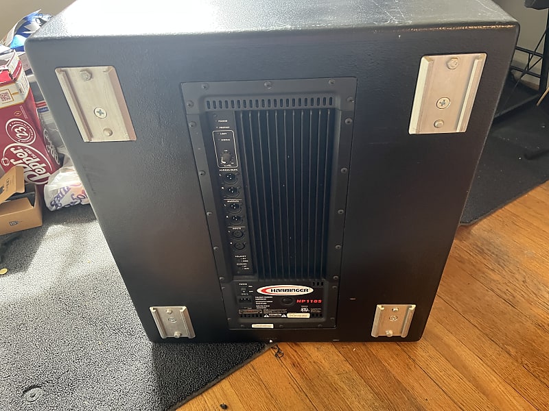 Harbinger HP118S Powered Subwoofer Black Reverb