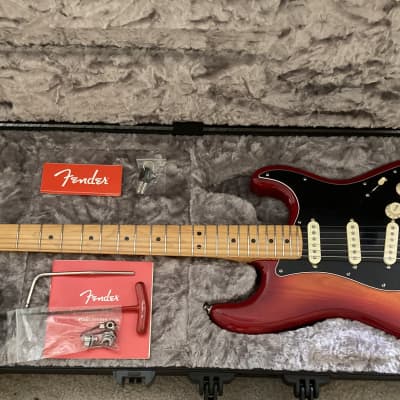 Fender Ultra Luxe Stratocaster 2021 - Plasma Red image 6