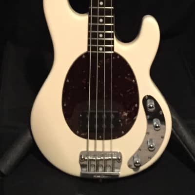 Ernie Ball Music Man StingRay 4 H