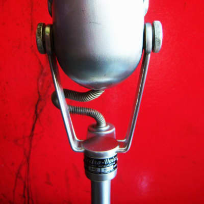 Vintage 1940's Electro-Voice 640C Omnidirectional Dynamic Microphone Hi Z w Electro Voice 423A stand display prop 630 650 726 image 7