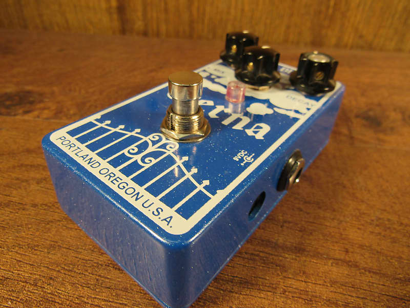 Mr. Black Eterna Reverb Pedal
