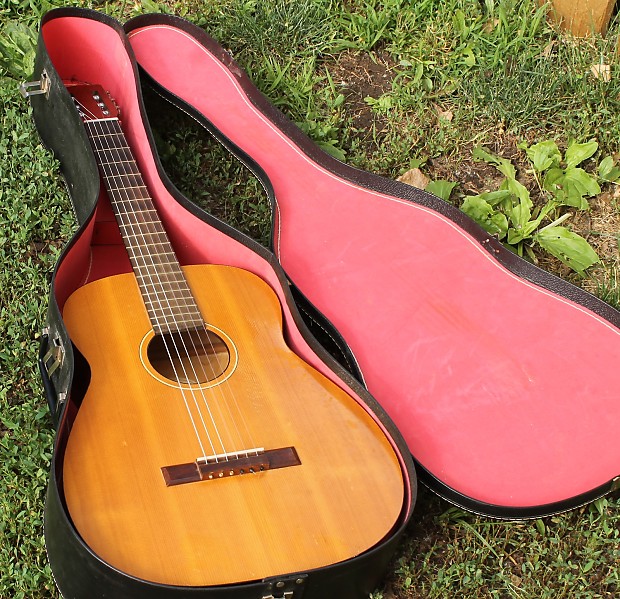 The harmony company store classic guitar