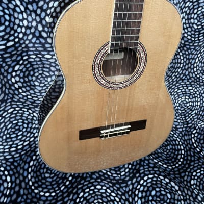 stagg classical acoustic guitar w/chipboard case image 2