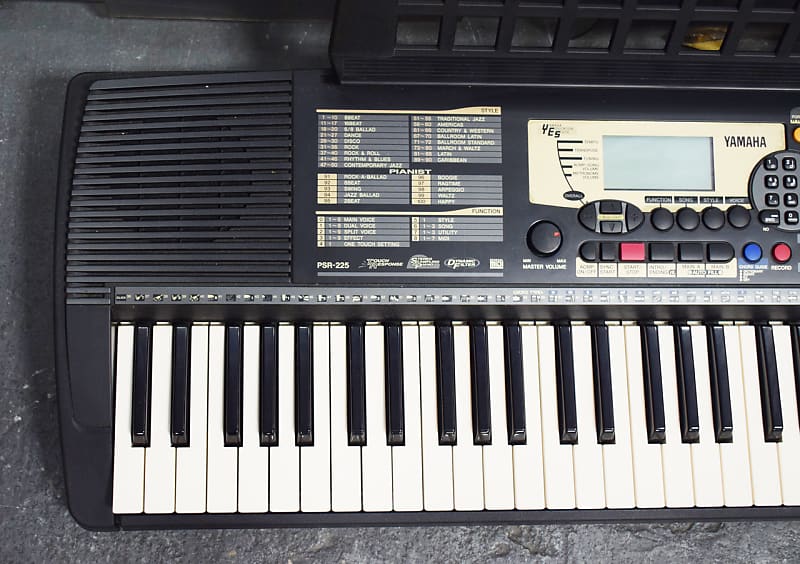 Yamaha PSR-225 61-Key Portable Keyboard | Reverb