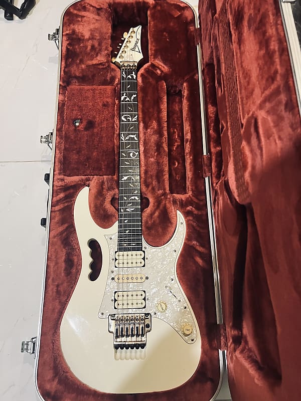 Ibanez JEM7V-WH スティーヴ・ヴァイ (EVOモディファイ) Ibanez JEM7V Sustainer Mod. White【Steve Vai Signature Model