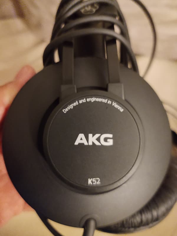 AKG K52 Over Ear Closed-Back Studio Headphones - Brand New Sealed - FREE  SHIP! 885038038771