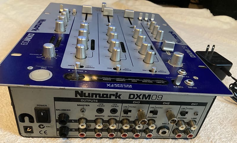 Numark DXM09 DJミキサー 24ビットデジタル 3チャンネル Numark DXM09 DJミキサー 24ビットデジタル 3チャンネル
