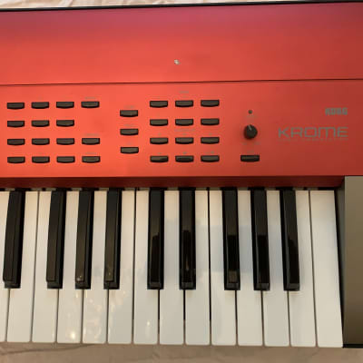 廃盤品⭐︎美品⭐︎KORG KROME 61鍵 赤 KORG KROME 61 Music Workstation LTD Color RED w/ Power