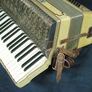 Vintage Nicolo Salatini Accordion. Player. image 2