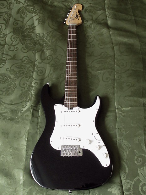Lyon by washburn online stratocaster electric guitar