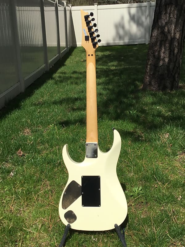 Ibanez RG560 with Ibanez hardshell case (Japan) Late 80's Ibanez RG560 with Ibanez hardshell case (Japan) Late 80's