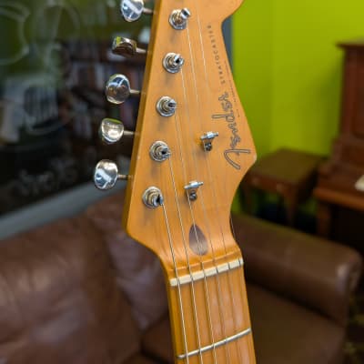 Fender 50's Reissue Stratocaster Maple Neck 1995 W/Case Made in Japan Two Tone Sunburst image 4