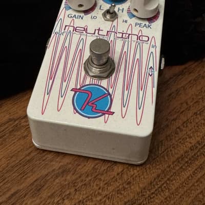 Keeley CAVERNS V2 LTD Black Red | Reverb Canada