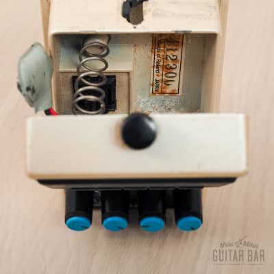 1984 Boss DD-2 Digital Delay Vintage Guitar Effects Pedal Long Chip, Blue Label Japan image 7