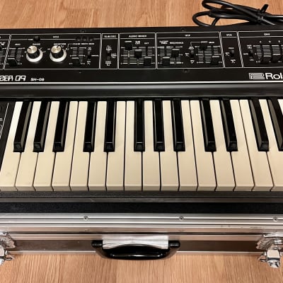 Roland SH-09 32-Key Monophonic Synthesizer 1978 - 1982 - Black