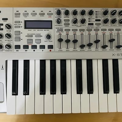 Novation X-Station 25