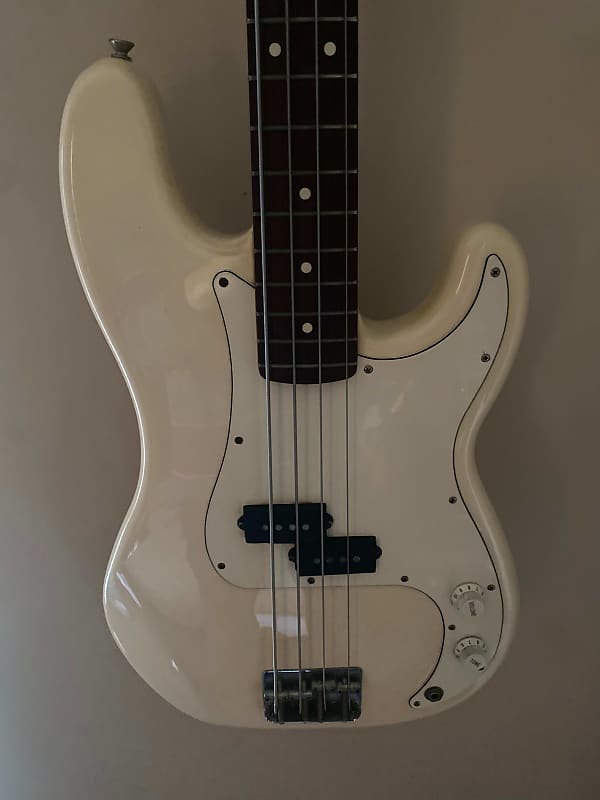 Fender Standard Precision Bass Made in Mexico Cream/White | Reverb