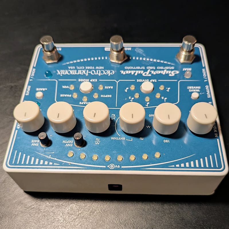 Electro-Harmonix Super Pulsar Stereo Tap Tremolo | Reverb