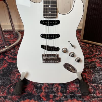 Fender Aerodyne Special Stratocaster RW 2022 Bright White image 3