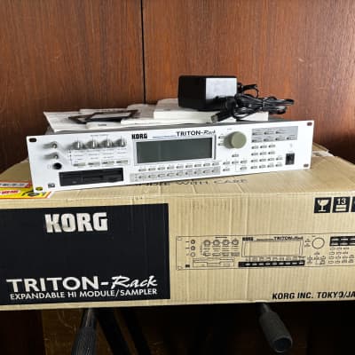 Korg Triton Rack Synthesizer/Sampler Workstation Ver 1.5.1 w/ box