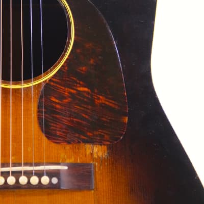 Gibson J-45 "Banner Logo" with Mahogany Neck 1942 Sunburst - extremly nice + rare wartime guitar + video image 3