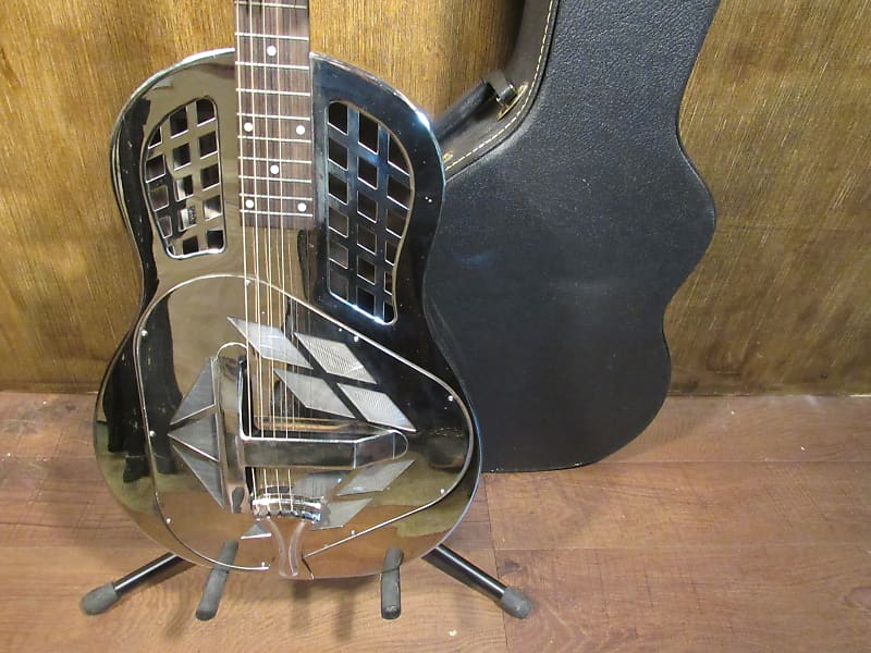 Regal RC-51 - Chrome Acoustic Tri-Cone Resonator With Hard Case image 1