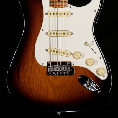 Fender American Professional II Stratocaster Roasted Maple Neck, 2 Color Sunburst (467) image 3