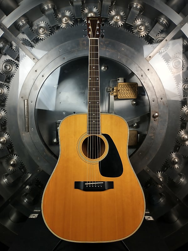 Morris MD-505 MIJ Vintage Acoustic Guitar w/ Hard Shell Case
