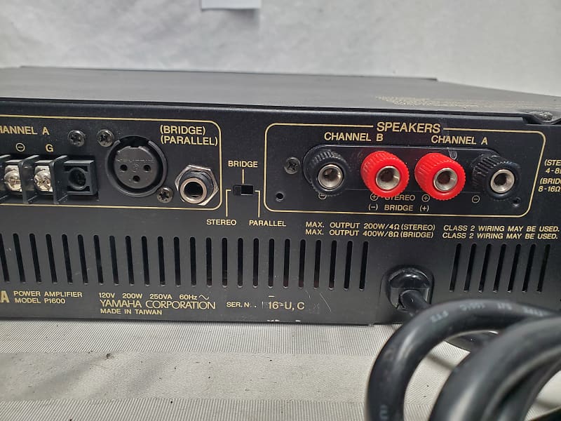 YAMAHA P1600 2 CHANNEL STEREO POWER AMPLIFIER #3031 160 YAMAHA P1600 2 CHANNEL STEREO POWER AMPLIFIER #3031 160