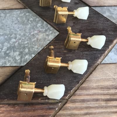 Real Life Relics Kluson Aged Gold Tuning Machines for Gibson Explorer KDE-6B-G for sale