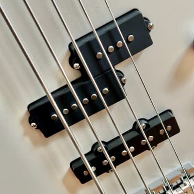 Charvel Pro-Mod San Dimas Bass PJ V, Platinum Pearl + Case image 10