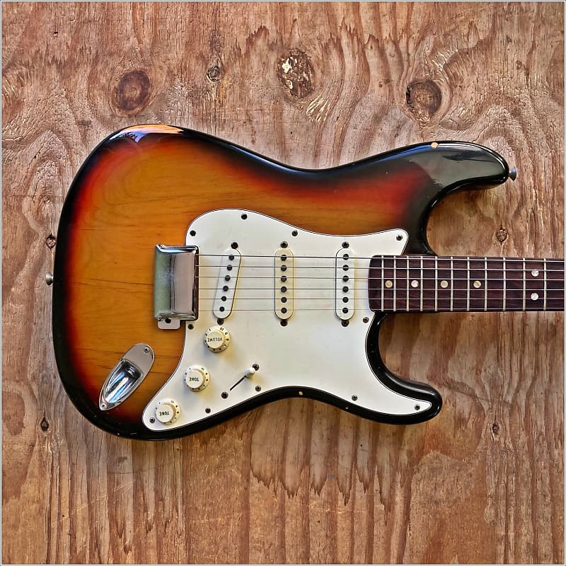 【値下】Fender Stratocaster 1973 Sunburst ストラトキャスター サンバースト エレキ ギター 器 中古 訳有 O6501850 フェンダー