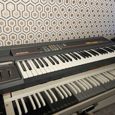 Vintage Ensoniq Mirage DSK-1 Digital Sampling Keyboard Sampler 8-bit