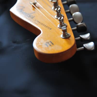 Fender Janpanese Stratocaster 1982 Gloss Tobacco Sunburst image 2