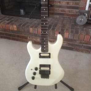 Left handed Kramer Pacer deluxe 1983 Aged White image 1