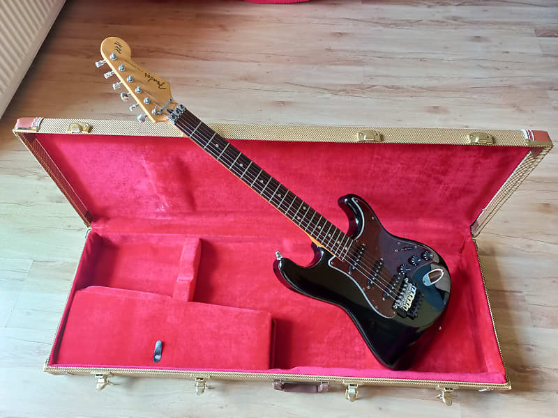 Fender Stratocaster Floyd Rose "Squier Series" MIJ 1993 with free extra's and case. image 1