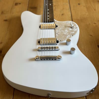 ギター Fender Elemental Jazzmaster White MIJ I'm in LOVE - Fender Elemental Series Jazzmaster - YouTube