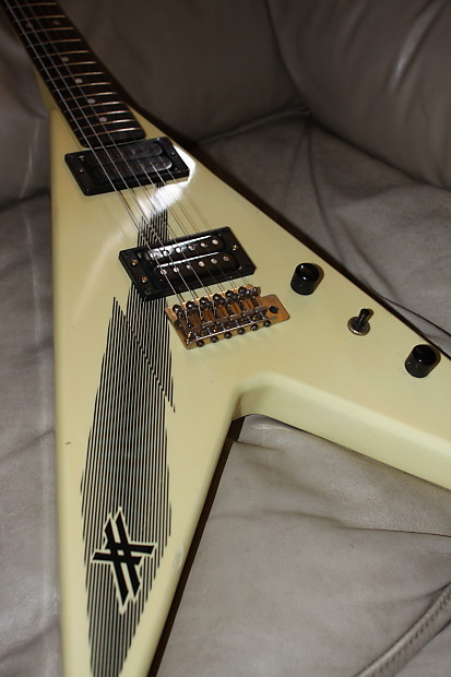 Vintage Aria Pro II Flying V XX Deluxe 1980's Matsumoku Vintage Aria Pro II Flying V XX Deluxe 1980's Matsumoku
