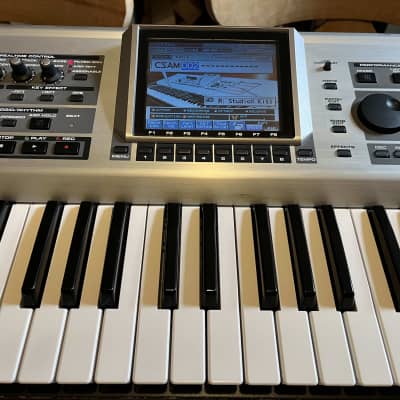 Roland Fantom X7 – 76-Key Workstation with Expansion Card and Case