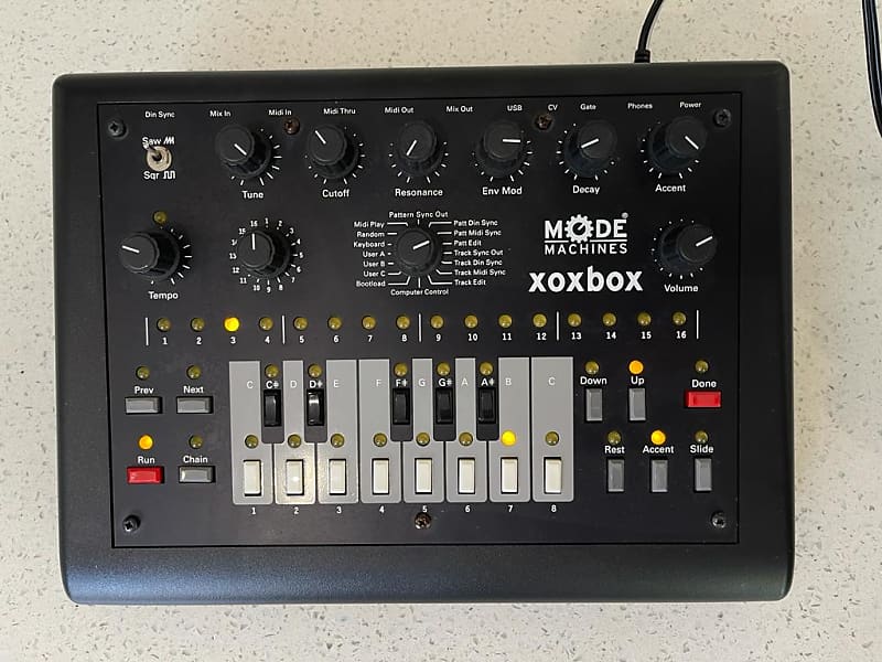 x0xb0x tb-303 clone by Mode Machines - XOXBOX 303 acid synth