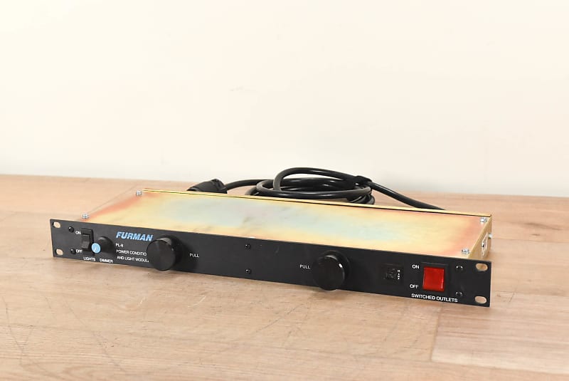 Furman PL8 120V 15A Power Conditioner with Lights CG002UZ Reverb