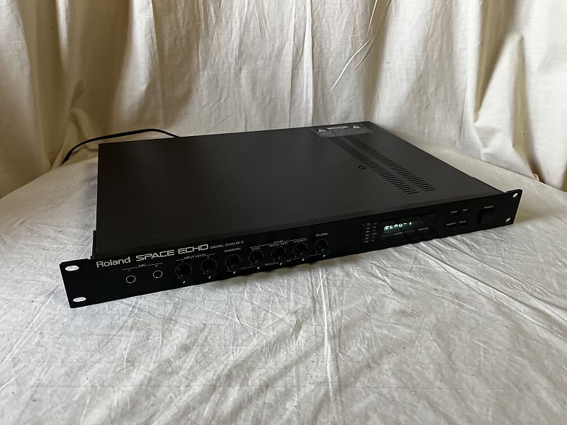 Roland SPACE ECHO DIGITAL ECHO RE-3 vintage rack | Reverb