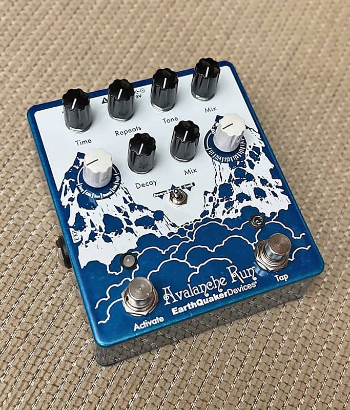 EarthQuaker Devices Avalanche Run Stereo Reverb & Delay with Tap Tempo V2
