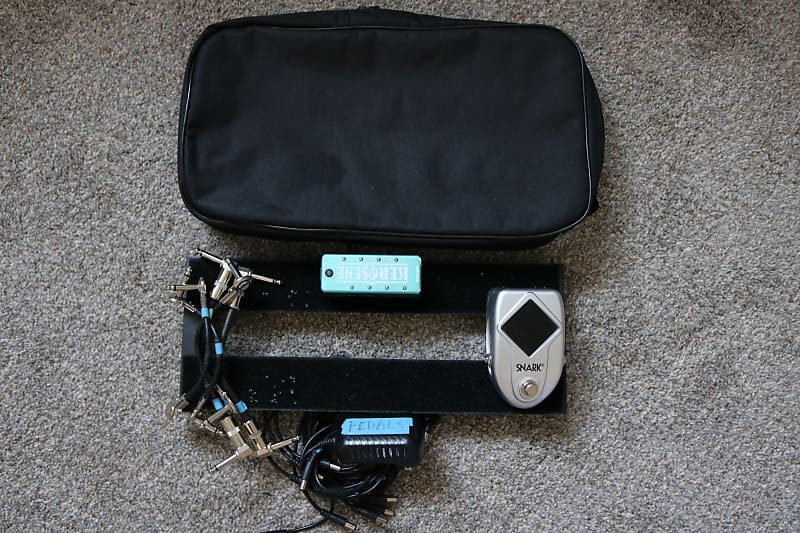 Pedalboard Essentials Pedal Board w/bag, Tuner, Power Reverb