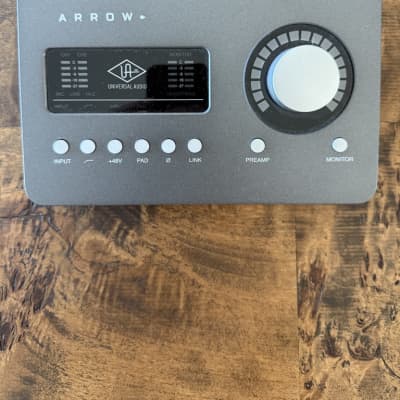 Universal Audio Arrow 2x4 Thunderbolt 3 Interface with Solo
