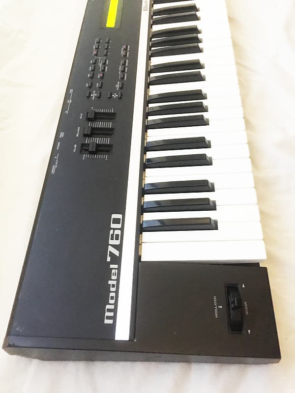 Vintage ROLAND Rhodes Model 760 Synthesizer 76-Key Keyboard. Made in Japan.  Works and Sounds Great !