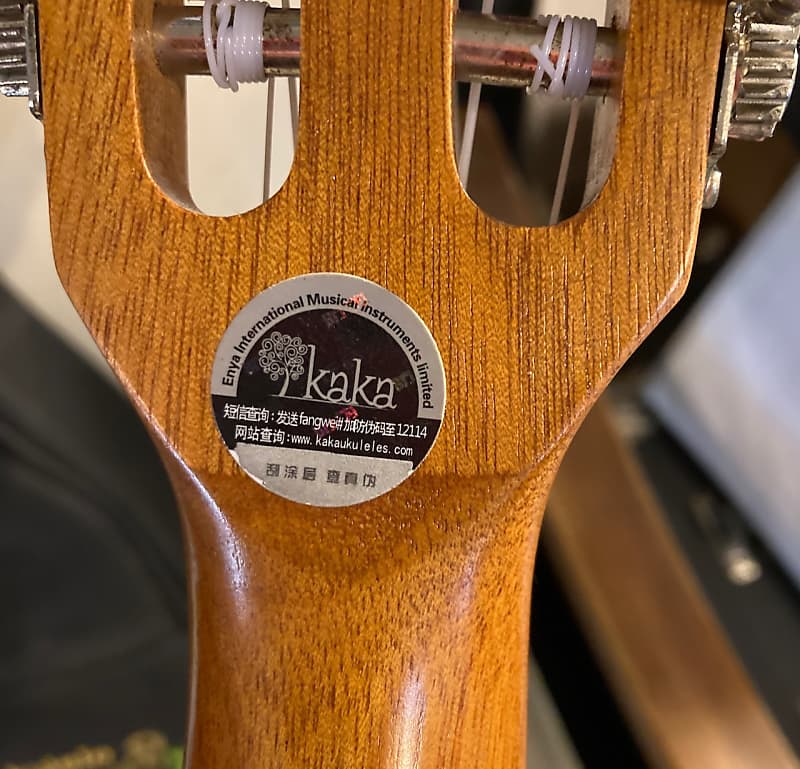 Kaka kuc-70 model traditional Hawaiian Concert Ukulele w/gig